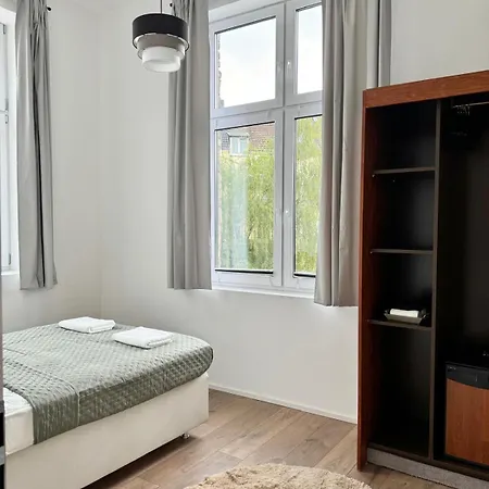 Apartment Schones Zimmer 5 Min Bis Zum Hbf Düsseldorf