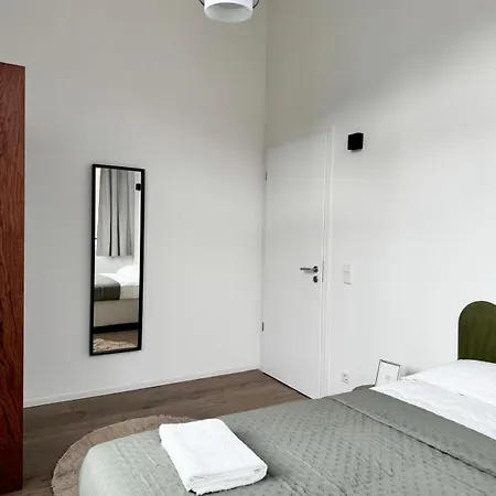 Schones Zimmer 5 Min Bis Zum Hbf Apartment